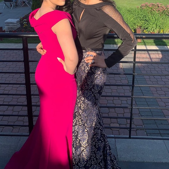 Elegant Dress - Picture 2 of 6